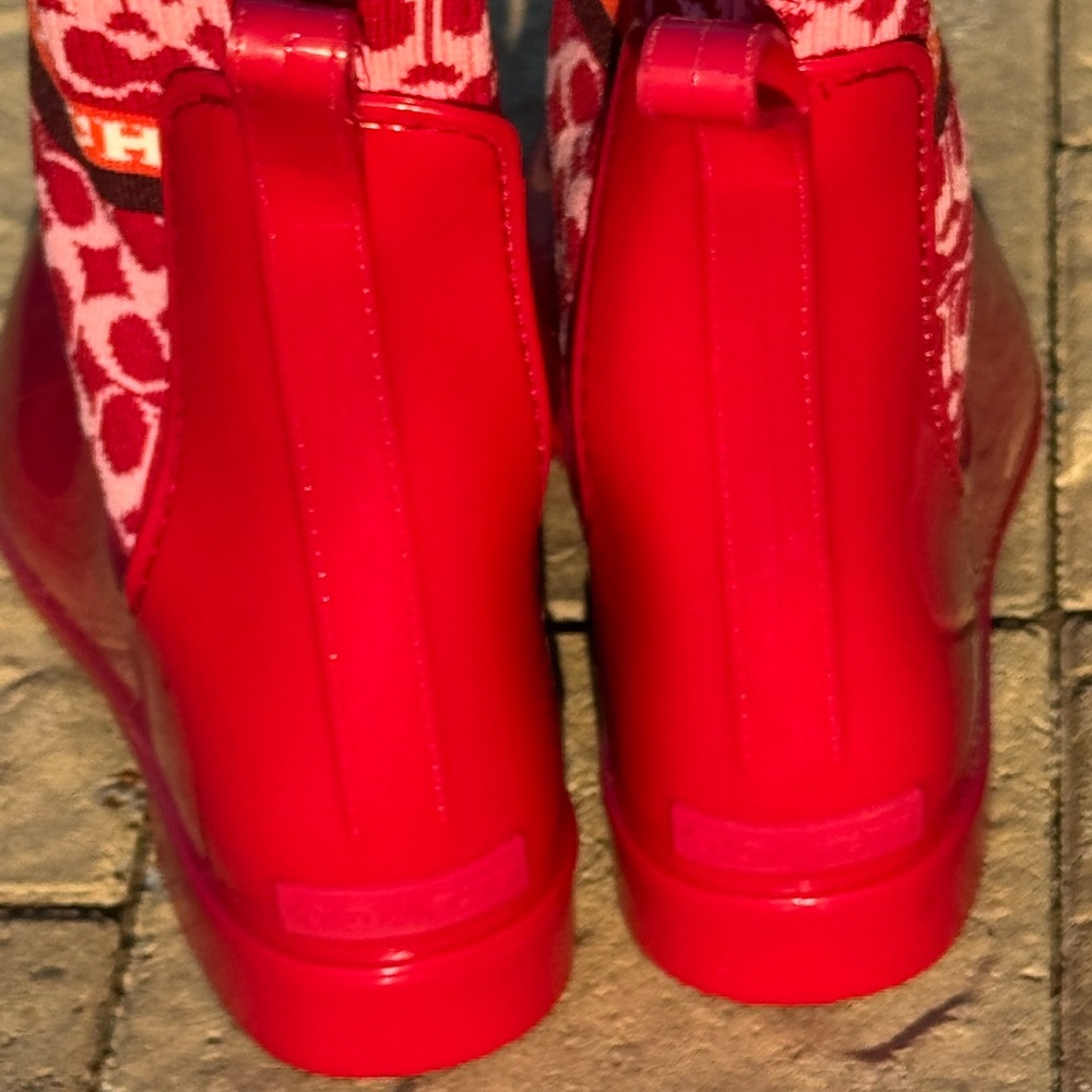 New with tags no box rare women’s red luxury Coach rain boots super cute! - Picture 4 of 6